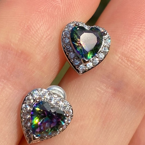 NEW 925 Sterling Silver ❤️Heart Earrings - Picture 4 of 4